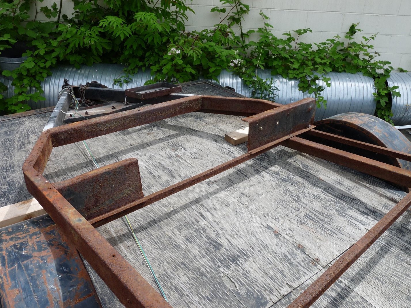 Original trailer frame before repairs